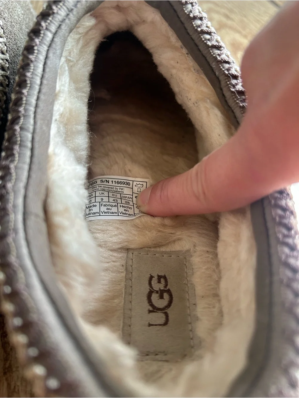 UGG Tasman Shaggy Suede Men’s Slip On Slipper Sheepskin Size 10 Smoke Plume Gray